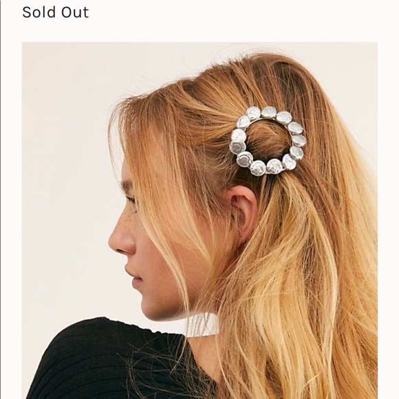 Free People Accessories - Hoop barrette 🆕